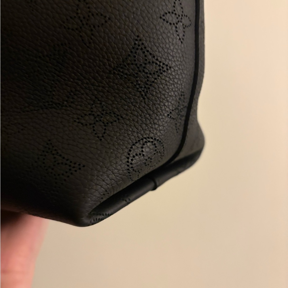 Louis Vuitton Black Monogram Shoulder Bag - Picture 5 of 9